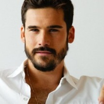Dupla Celebração: Nicolas Prattes Faz 28 Anos e Leva Troféu Imprensa - Tupi - Pablo Oliveira