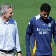 Rodrygo reage a especulações sobre saída do Real Madrid