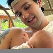 Fofura de bebê: Luan Santana encanta web ao lado da filha Serena - Reprodução Instagram