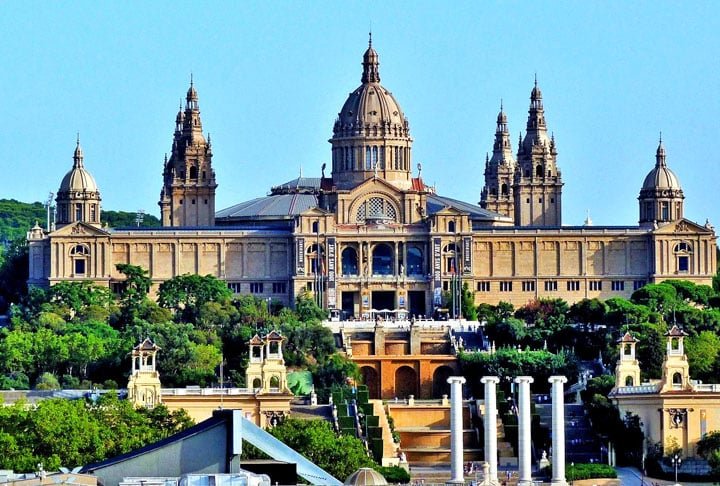 Já artistas que não querem fazer arte podem trabalhar em museus e conservação, por exemplo. 