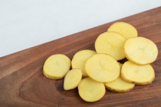 Sono na menopausa: conheça 3 estratégias alimentares