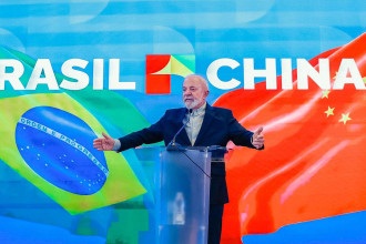 Lula confirma fala de Janja sobre TikTok na China: 'Entende mais do que eu'