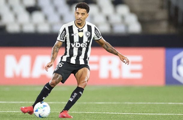 GREGORE - Marcou bem, mas cometeu pênalti (um tanto quanto duvidoso) no segundo tempo. Não saiu muito para criar jogadas - Nota 5,5 - Vitor Silva/Botafogo