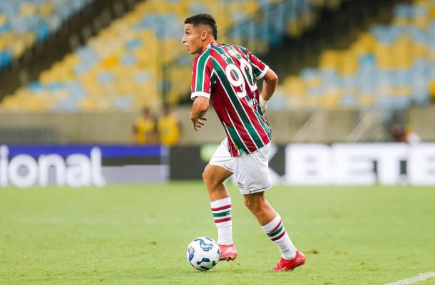 SERNA - Entrou no lugar de Ganso na metade final do segundo tempo. Fez duas boas jogadas, mas poderia tentar aparecer mais na área.NOTA 6,0. Foto: Marina Garcia 