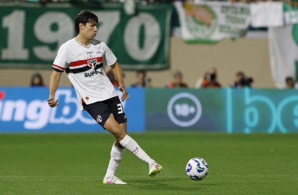 FERRARESI - Entrou para cobrir o lado direito, em meio a uma tentativa de avançar Cédric Soares, mas não teve tanto efeito na partida. Nota: 5 - Foto: Rubens Chiri/São Paulo FC