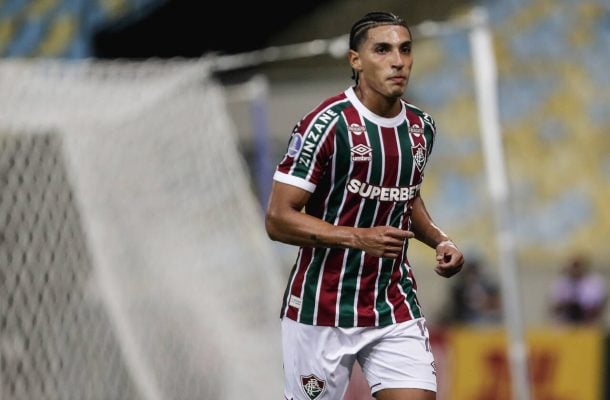 FUENTES â?? Teve alguns lampejos no ataque, incluindo uma boa cobranÃ§a de escanteio que Everaldo quase converteu. No entanto, foi menos efetivo que Samuel Xavier pelo lado oposto. Nota: 6,0. Foto: Lucas MerÃ§on e Marcelo GonÃ§alves