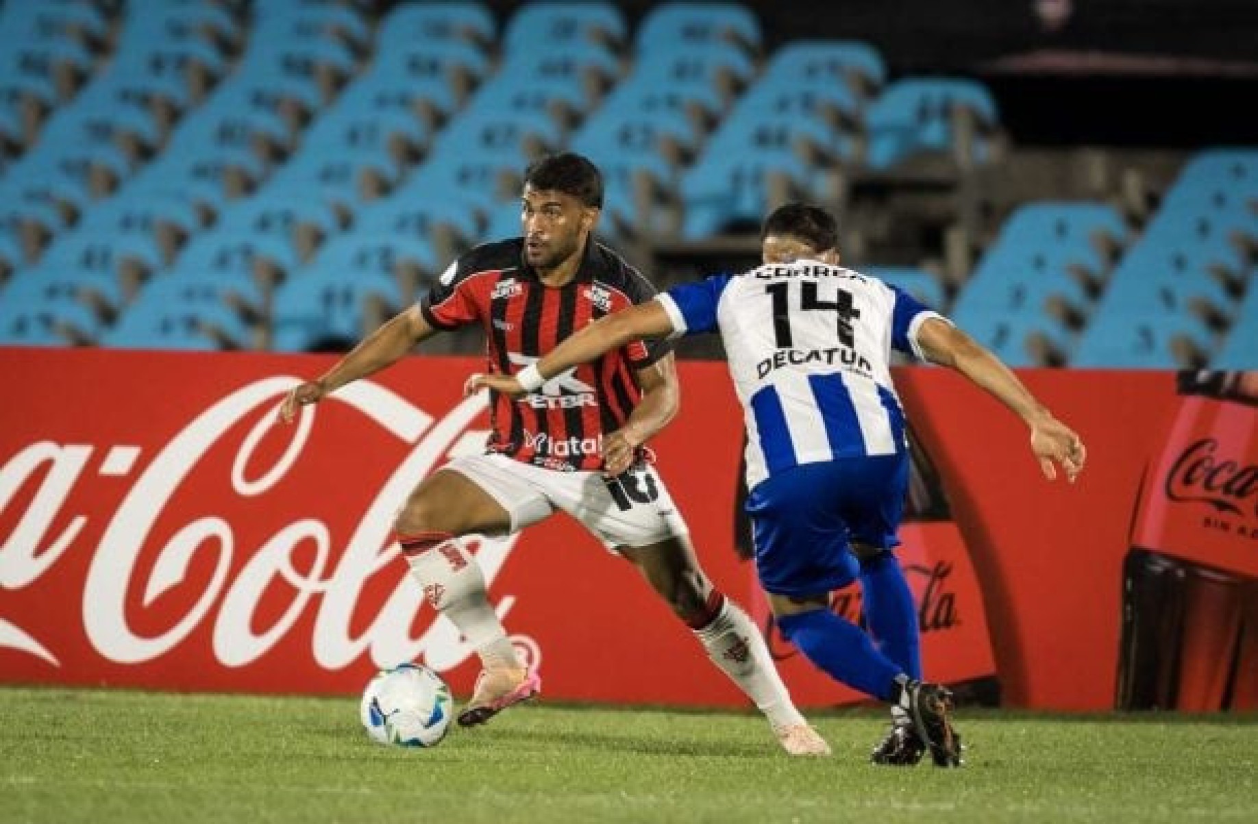 Vitória ganha do Cerro Largo e depende só de si na Sul-Americana
