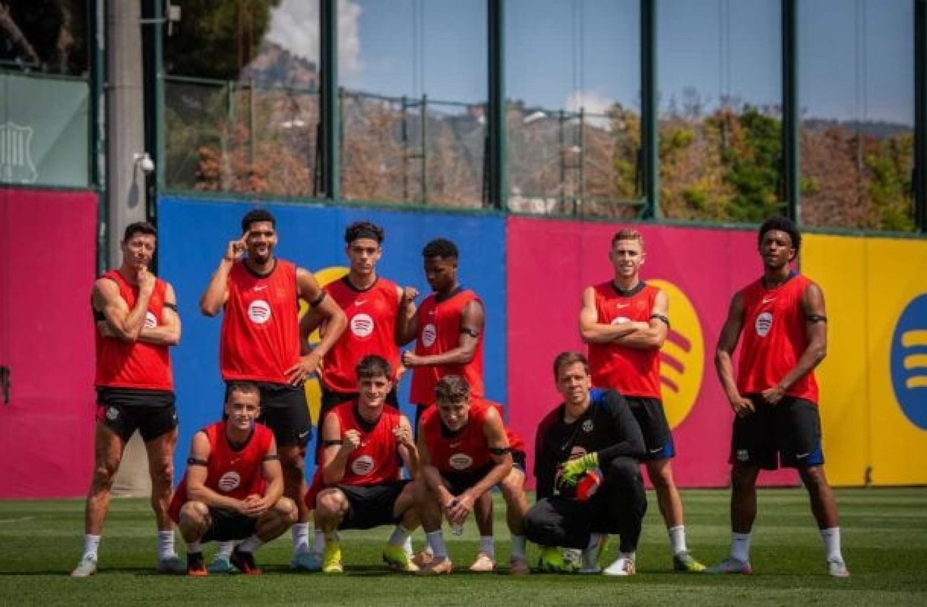 Espanyol x Barcelona: onde assistir, escalações e arbitragem