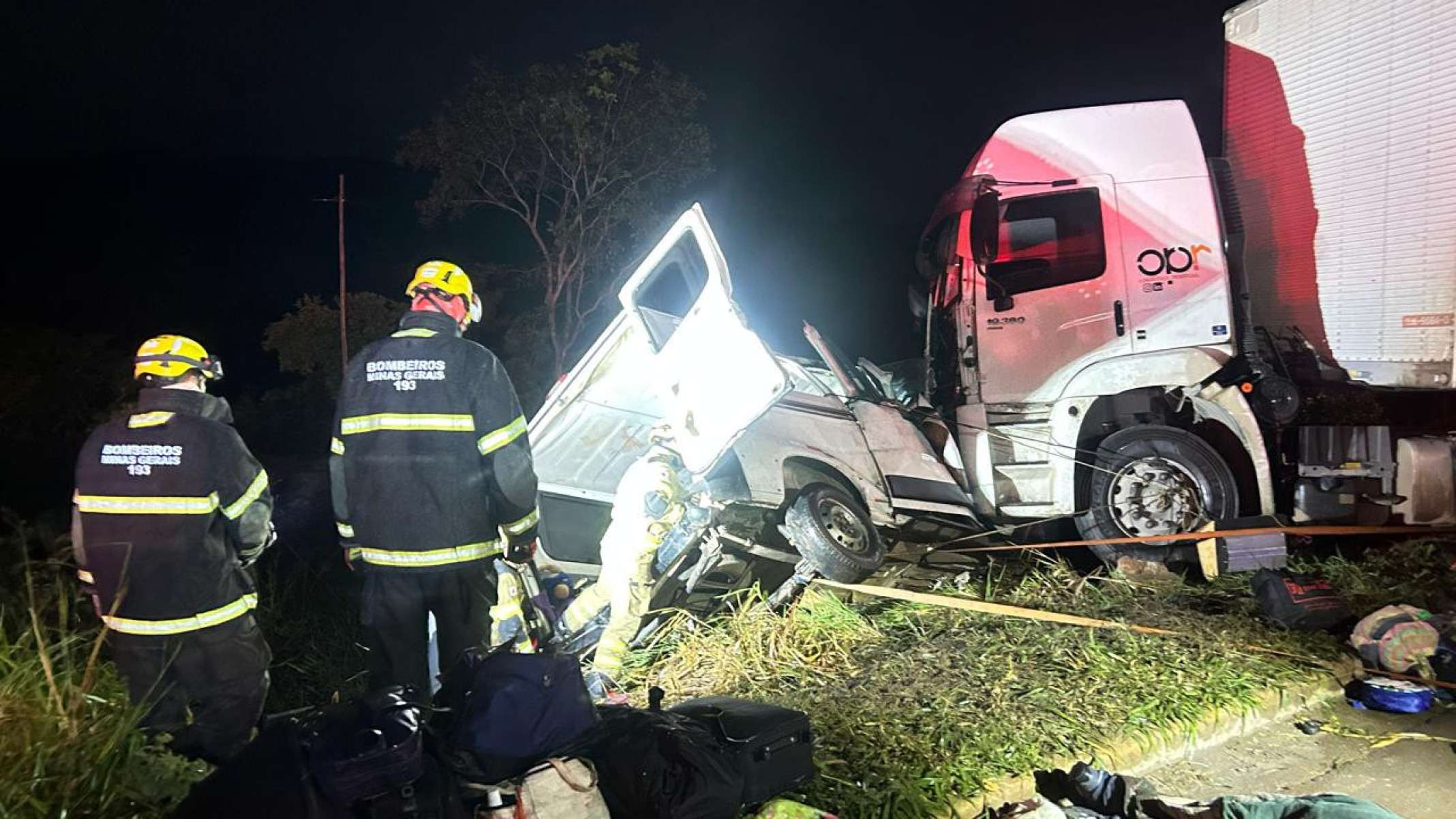 O acidente deixou 19 vítimas: nove fatais e dez feridas-CBMMG/Divulgação