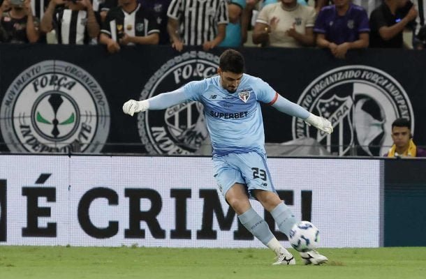 RAFAEL - O goleiro apareceu muito pouco durante o jogo e poderia ter tomado uma decisão melhor no lance do gol sofrido. Nota: 5,5 - Foto: Rubens Chiri/São Paulo FC