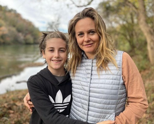 Alicia Silverstone (4 de outubro de 1976) - Fez sua estreia no cinema no thriller "The Crush", ganhando o MTV Movie Awards de Melhor Performance. Ela também esteve em "Batman & Robin" e no videoclipe de "Cryin'" da banda Aerosmith. 