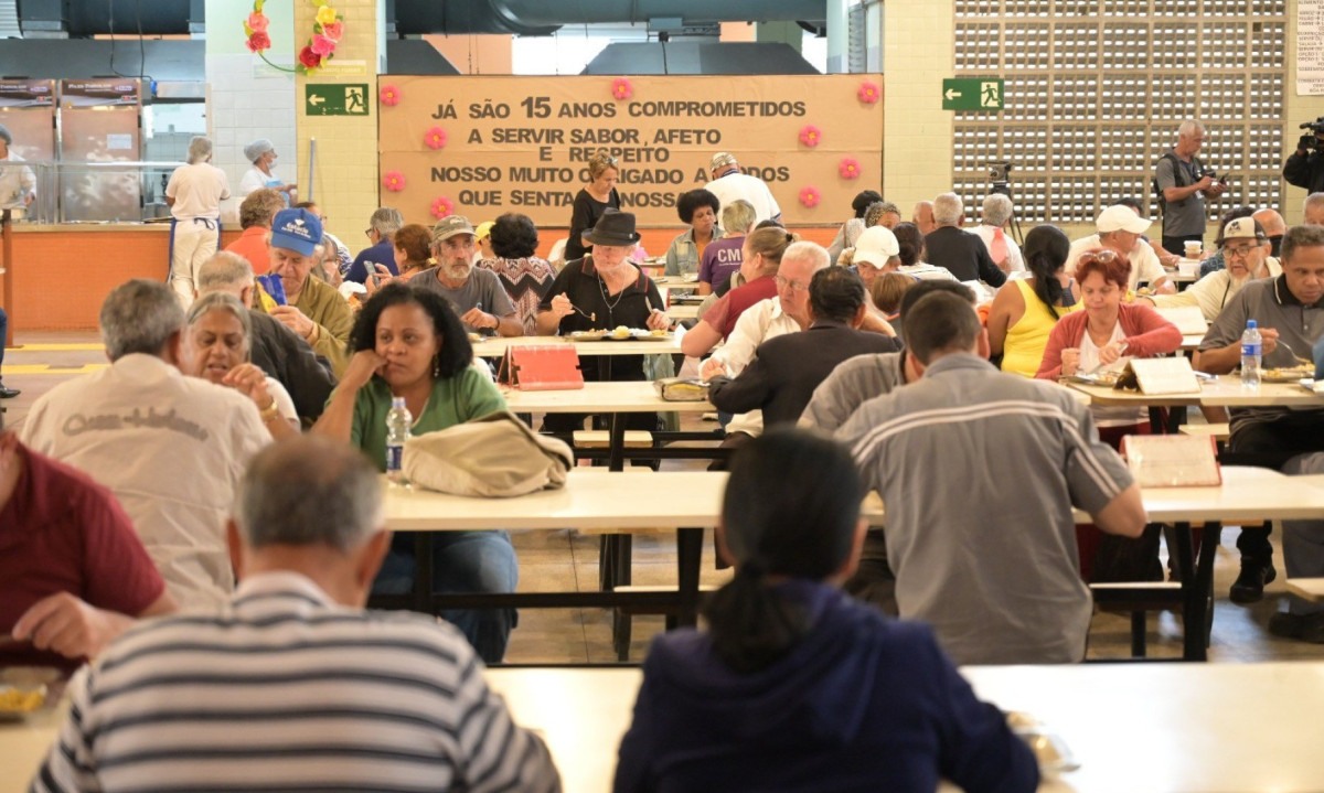 Restaurante Popular do Barreiro completa 15 anos -  (crédito: Leandro Couri/EM/D.A Press)