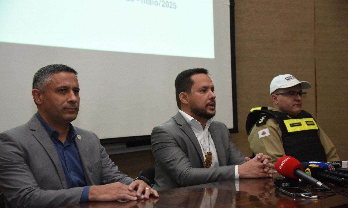 Estavam presentes na coletiva (esquerda para direita) Bruno Raslan, diretor do CET-MG; delegado Daniel Barcelos, chefe do Deictran; e major Foureax, comandante do Batalhão de Trânsito da PMMG