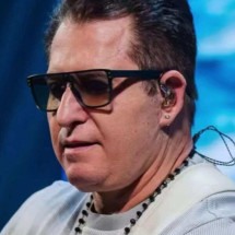Marrone recebe alta após queda em show e seguirá recuperação em casa - Tupi - Pablo Oliveira