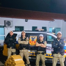 PM descobre R$2,5 milhões de drogas escondidos em carreta - Imagem: Divulgação/PRv