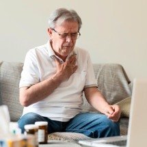 Câncer de esôfago atinge mais idosos? - FreePik