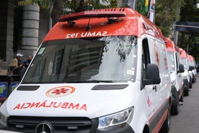 Homem de 63 anos passou mal ap&oacute;s votar no Bairro Cai&ccedil;aras, em Belo Horizonte, e morreu ap&oacute;s ser socorrido -  (crédito: Leandro Couri/EM/DA Press)