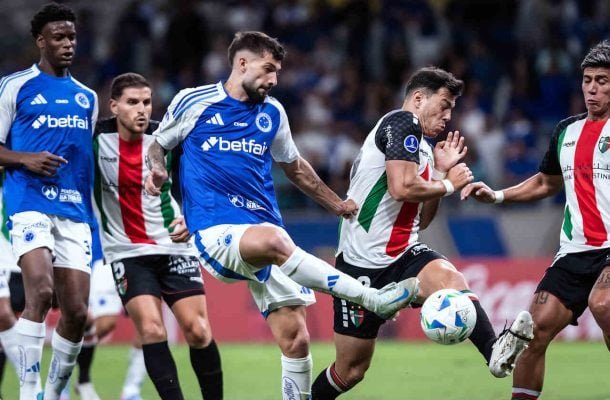 PALESTINO – O time fez um jogo convincente, apareceu no ataque, abriu o placar e segurou o Cruzeiro quase até o apito final, perdendo o jogo nos minutos finais. Aránguiz foi seu jogador mais eficaz. NOTA: 5,5. Foto:  Gustavo Aleixo/Cruzeiro