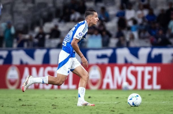 MURILO RHIKMAN - Uma das novidades lançadas pelo treinador Leonardo Jardim, saiu-se bem, mostrando qualidade na marcação e saindo bem com a bola. NOTA 6,5. Foto: Gustavo Aleixo/Cruzeiro