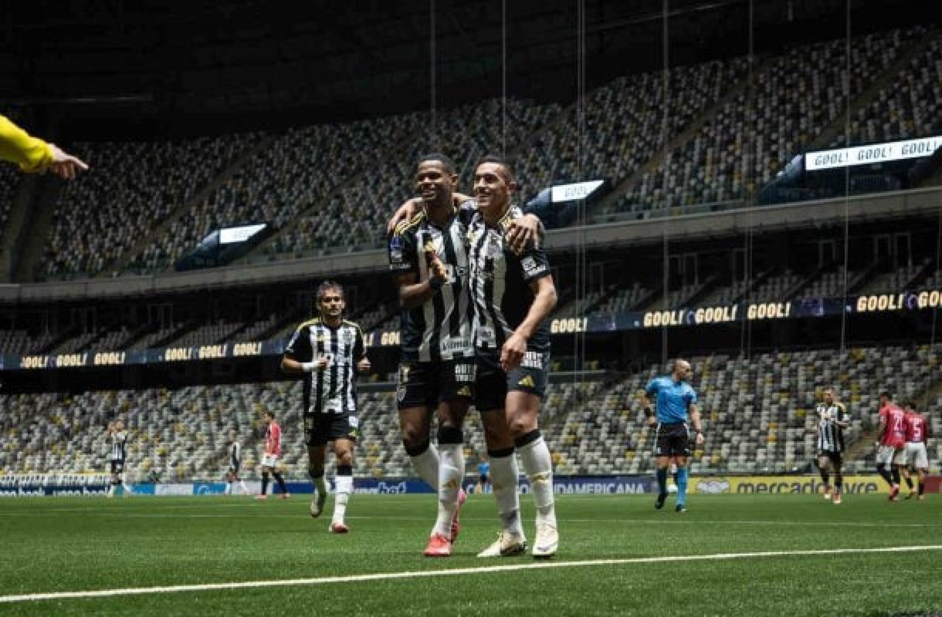 Atlético bate o Caracas e se aproxima de classificação na Sul-Americana
