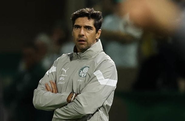 TÉCNICO: ABEL FERREIRA - Poupou seus astros e contou com suplentes que deram conta do recado diante de um time pouco efetivo no ataque e fraco tecnicamente. No segundo tempo, quando o time perdeu imposição, fez substituições que mantiveram  pegada. Mas foi nítida a queda de produção na reta final. NOTA 6,0. Foto: Cesar Greco/Palmeiras