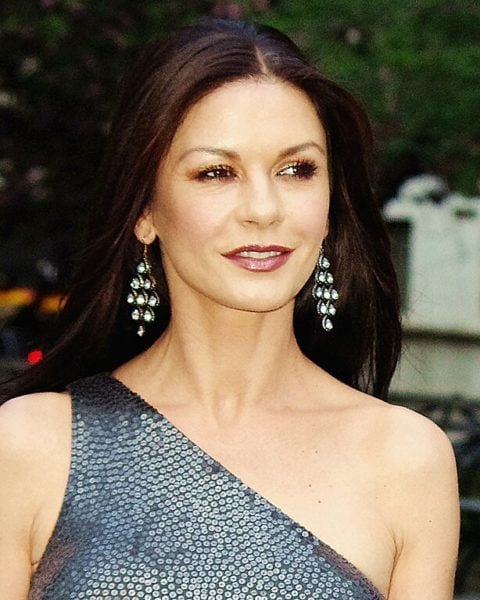 Catherine Zeta-Jones (25 de setembro de 1969) - Recebeu vÃ¡rios prÃªmios ao longo de sua carreira, incluindo um Oscar, um BAFTA, um Tony e trÃªs SAG Awards. Na maior premiaÃ§Ã£o do cinema internacional, foi a Melhor Atriz Coadjuvante de 2003, pelo filme "Chicago".