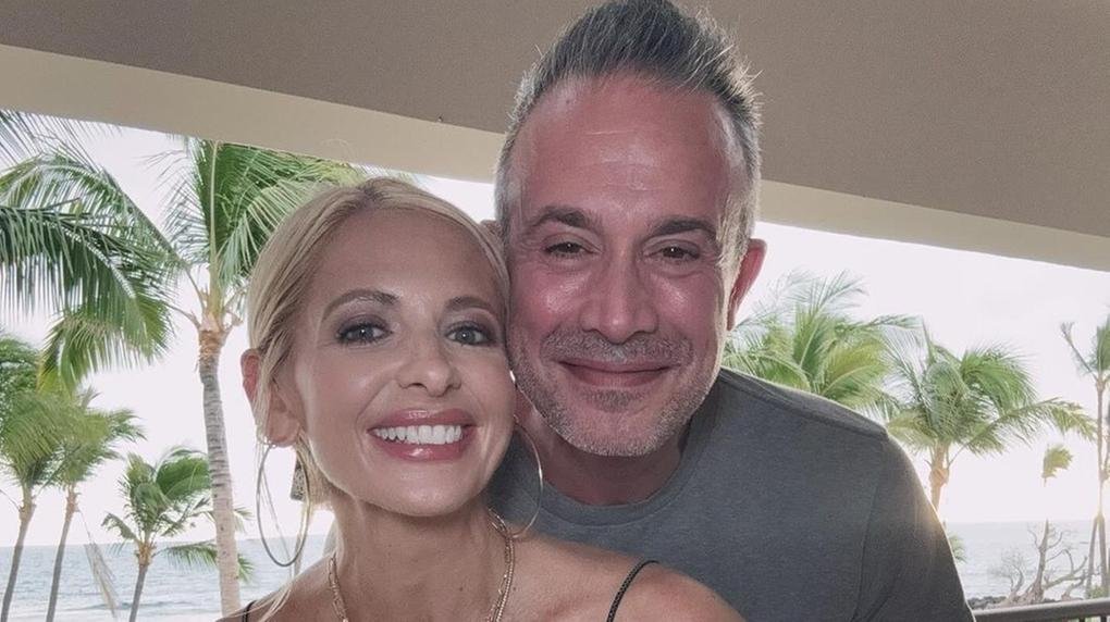 Sarah Michelle Gellar (14 de abril de 1977) - A atriz é a eterna Buffy, a Caça-Vampiros, que lhe rendeu um Saturn Award, e indicações ao Globo de Ouro e ao TCA Awards. Ela interpretou vários papéis em filmes de terror a tornando uma das rainhas do grito mais famosas dos anos 90. 