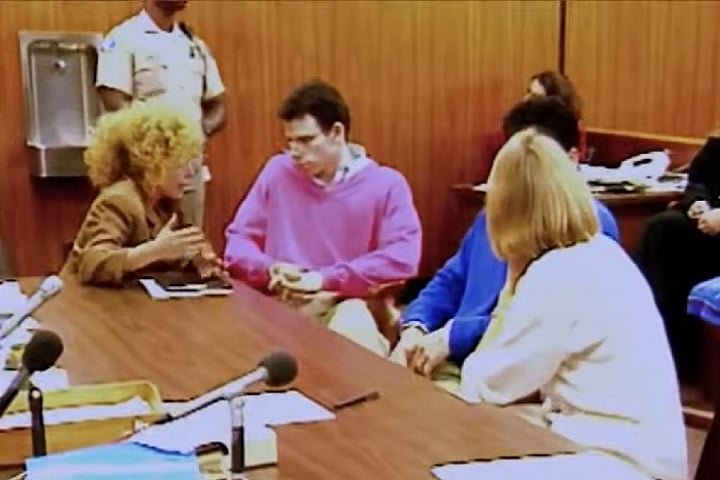 O julgamento, iniciado em 1993, foi um dos primeiros a ser transmitidos pela televisão nos Estados Unidos, gerando grande interesse da mídia e atraindo a atenção de milhões de curiosos.