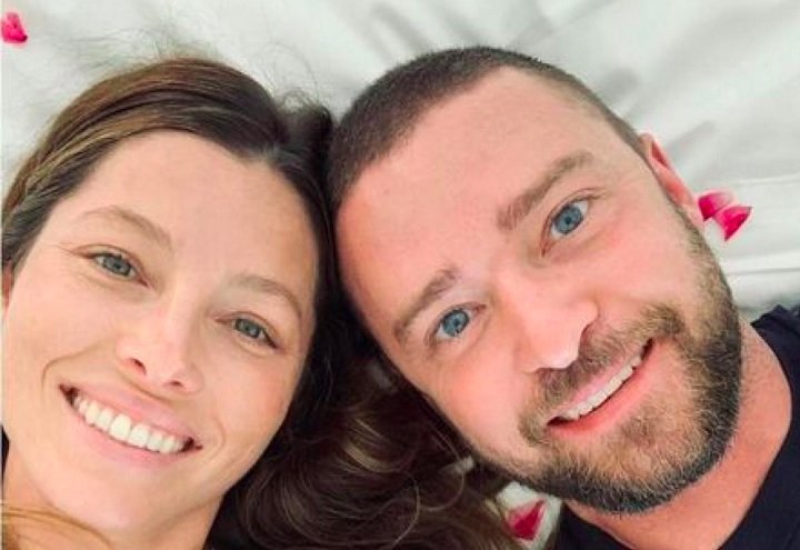 Jessica Biel (3 de março de 1982) - Atriz, produtora e modelo norte-americana, é mais conhecida por seu papel em "The Sinner", na série televisiva "7th Heaven" e da Disney Channel, "The Famous Jett Jackson". Também esteve em "O Massacre da Serra Elétrica" e "O Ilusionista".