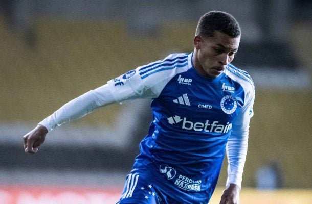 RODRIGUINHO - Não apareceu muito, mas fez um jogo discreto e correto, ganhando importante minutagem. NOTA 6,0. Foto: Gustavo Aleixo/Cruzeiro