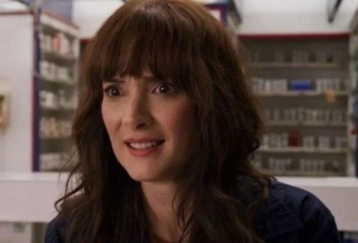 Winona Ryder (29 de outubro de 1971) - A atriz se destacou por suas atuações em filmes de sucesso nos anos 1980 e 1990. Entre eles, estão "Beetlejuice", "Os Fantasmas se Divertem", "Edward Mãos de Tesoura", "Caindo na Real" e "Garota, Interrompida". Ela tem um Globo de Ouro.