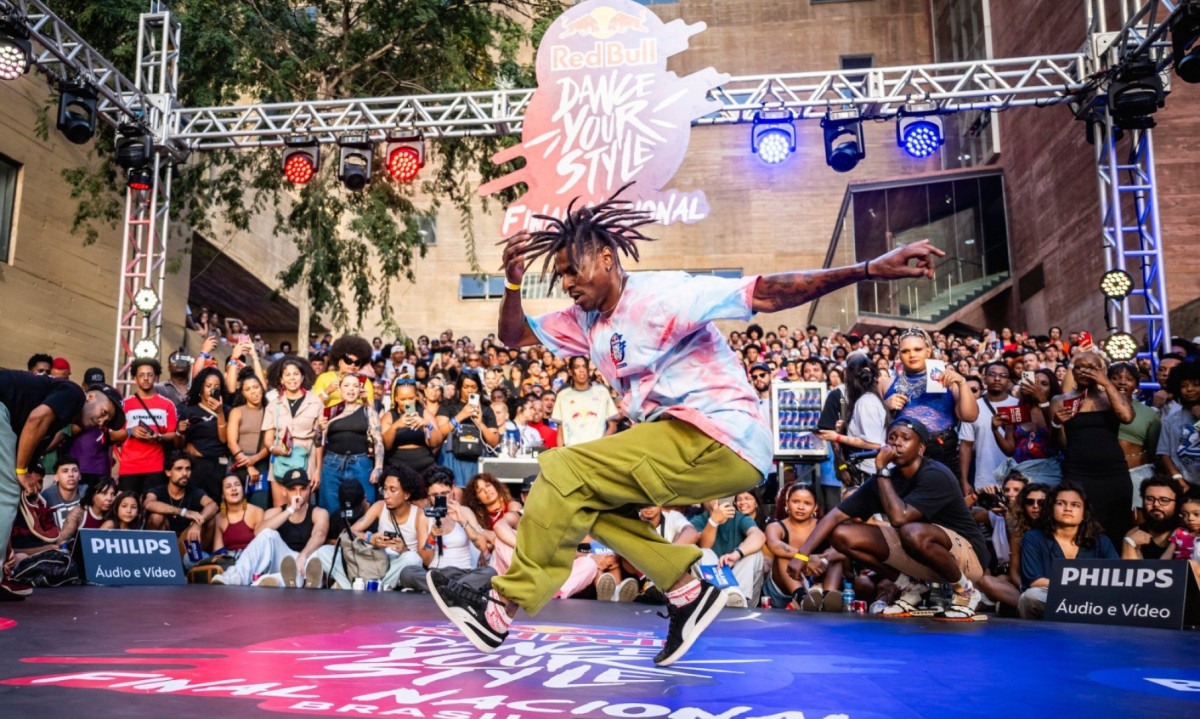 Dançarino mineiro André Calton se apresenta durante a final nacional do Red Bull Dance Your Style 2024 -  (crédito: Marcelo Maragni / Red Bull Content Pool)