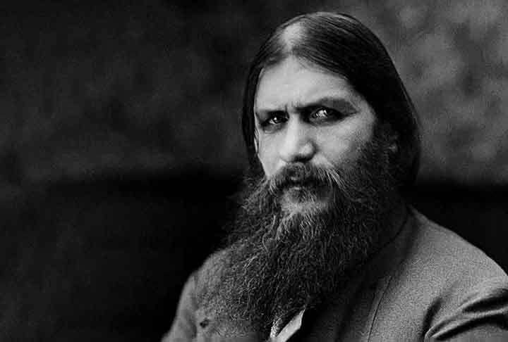Rasputin (HistÃ³ria da RÃºssia) - Embora nÃ£o seja um "mago" no sentido estrito, Rasputin Ã© frequentemente lembrado como uma figura mÃ­stica e misteriosa da RÃºssia. Conhecido por seu papel prÃ³ximo Ã  famÃ­lia imperial no inÃ­cio do sÃ©culo XX,  foi descrito como  curandeiro e profeta, mas com influÃªncia perigosa sobre o czar e a czarina.