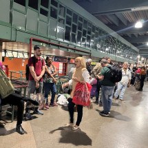 Atrasos revoltam passageiros de linha metropolitana em BH - Helv&eacute;cio Carlos/EM/D.A.Press