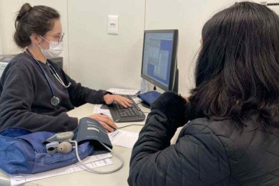 Além do atendimento clínico, os locais vão aplicar doses da vacina contra a gripe para todas as pessoas a partir dos seis meses de idade -  (crédito: Imagem: Aline Resende/PBH)