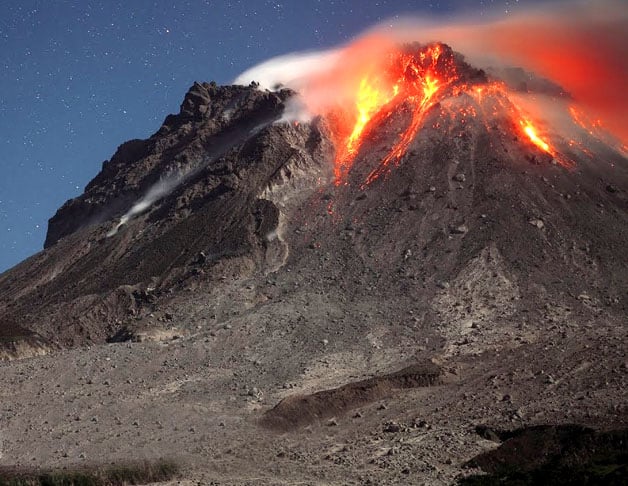 Vulcão Soufriere (Reino Unido) - Em 1997, uma erupção na Ilha de Monserrate, território ultramarino do Reino Unido, no Caribe, deixou 23 mortos. A atividade turística acabou no local. É um dos vulcões mais monitorados do mundo, para alerta à população.