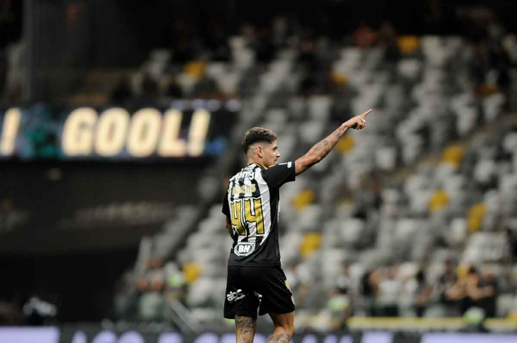 O lateral/armador Rubens colocou 