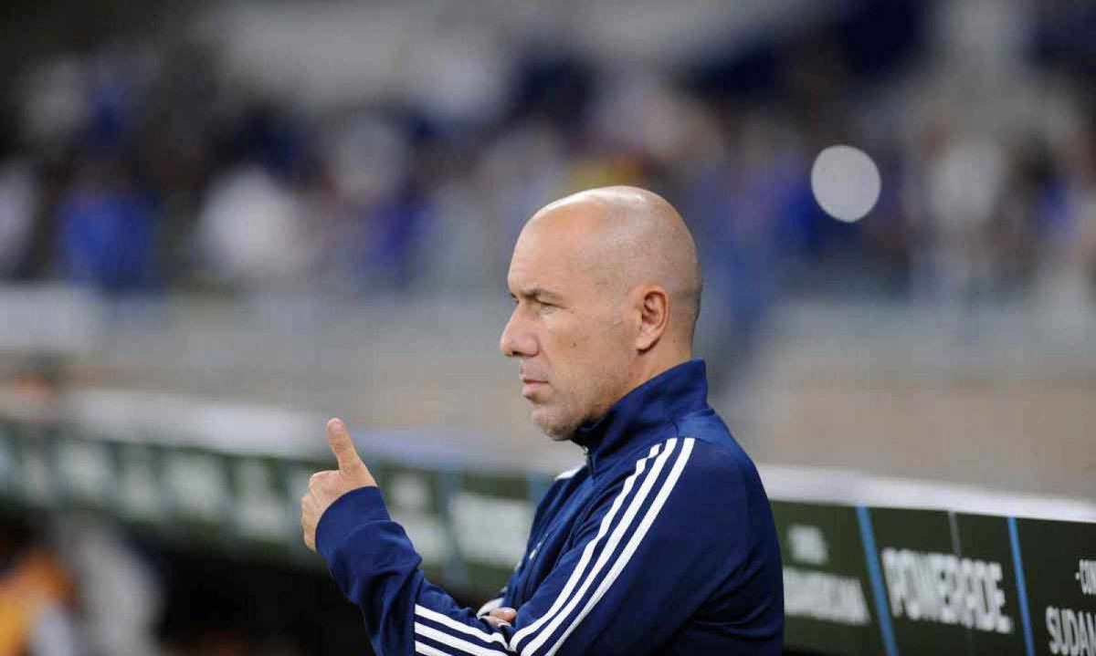 Leonardo Jardim comanda o Cruzeiro desde fevereiro, quando substituiu Fernando Diniz - (crédito: Alexandre Guzanshe/EM/D.A. Press) Leonardo Jardim comanda o Cruzeiro desde fevereiro, quando substituiu Fernando Diniz - (crédito: Alexandre Guzanshe/EM/D.A. Press)