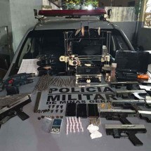 Membro do PCC e fabricante de submetralhadoras são presos em BH - Divulgação/PMMG