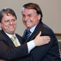 Encontros e tom presidenciável de Tarcísio em NY desagradaram Bolsonaro
