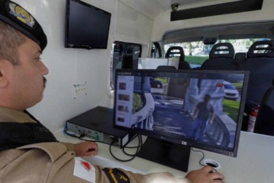 As imagens são monitoradas em tempo real e enviadas a uma central, onde são comparadas com a base de dados da PMMG -  (crédito: Cristiano Machado/Imprensa MG)