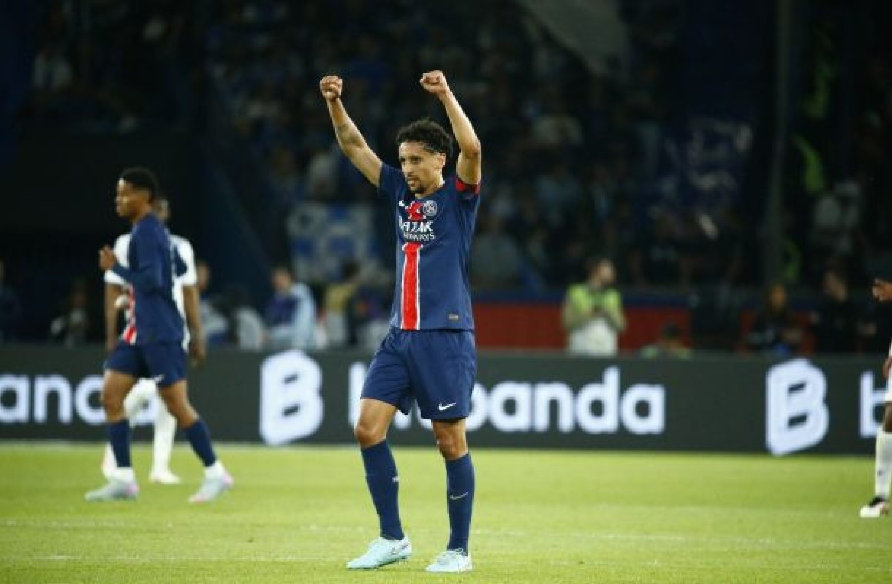 Campeão, Paris Saint-Germain vira para cima do Auxerre Campeão, Paris Saint-Germain vira para cima do Auxerre