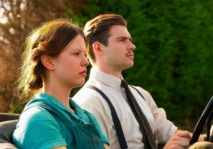 Nesse mesmo ano, Corenswet atuou no terror "Pearl", ao lado da atriz Mia Goth ("Emma"). 