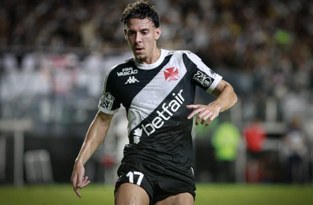 NUNO MOREIRA – Fez um belo gol logo no início do jogo e isso fez com que ganhasse confiança, fazendo uma série de boas jogadas e levando perigo à defesa do Fortaleza. Muito boa partida tanto no lado individual quanto coletivo NOTA 7,5. Foto: Matheus Lima/Vasco