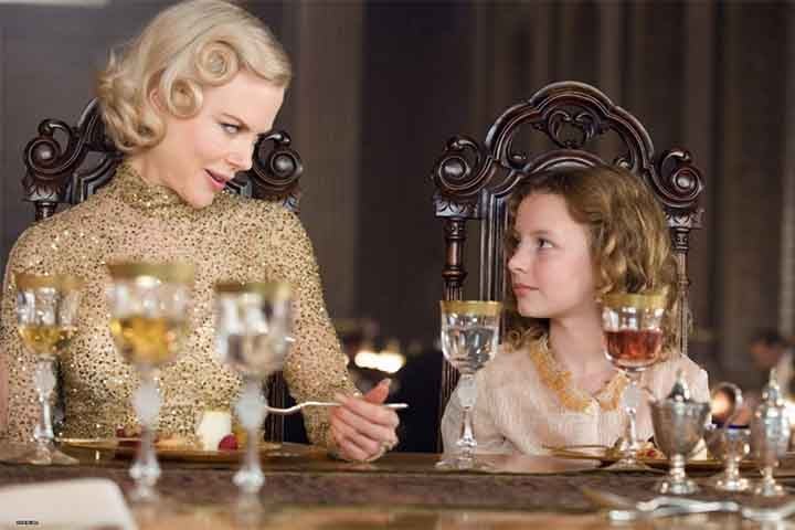 Baseado em uma saga literária, "A Bússola de Ouro" (2007), disponível na Max, apresenta um mundo paralelo com tecnologia arcaica e traços de magia.