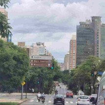 Tomemos como exemplo uma das vacas sagradas da legislação urbana predominante no país: os afastamentos frontais e laterais que os prédios precisam observar em relação ao próprio terreno -  (crédito: Jair Amaral/EM/D.A Press)
