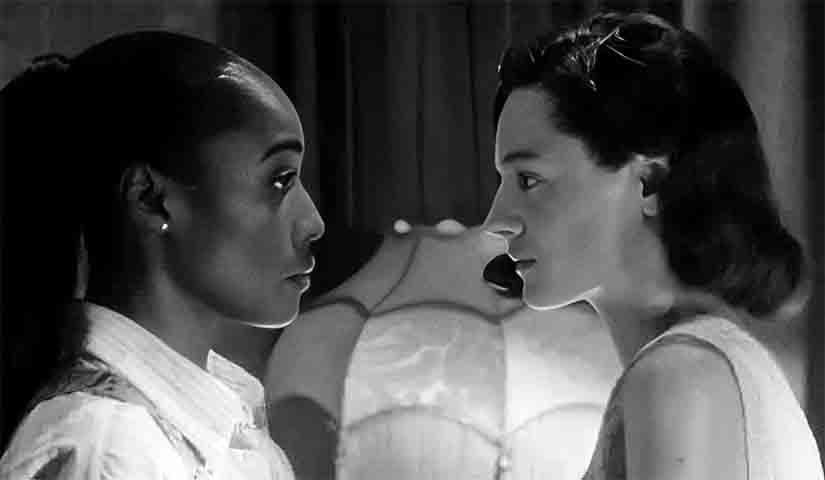 Já "Hotel Reverie" (S07E03) tem uma atriz em ascensão aceitando participar de uma nova tecnologia cinematográfica promissora. Mas o experimento a transforma de maneira imprevisível, confundindo sua identidade real com sua persona digital.