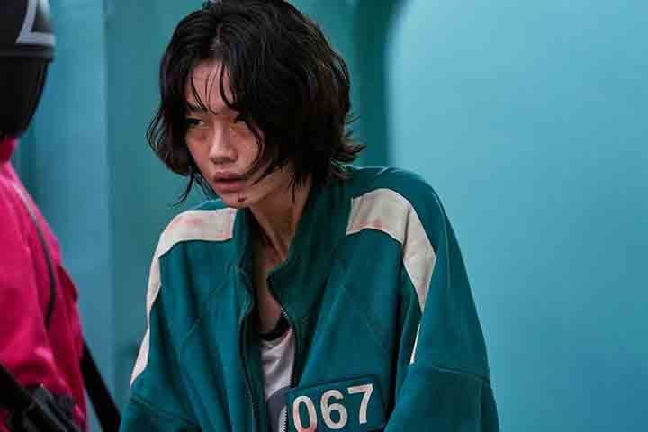 A atriz Jung Ho-yeon, que interpretou Kang Sae-byeok na primeira temporada, teve sua estreia dramÃ¡tica em "Round 6" e virou fenÃŽmeno instantÃ¢neo. Modelo de carreira internacional, ela entregou uma performance intensa e comovente, tornando-se sÃ­mbolo da sÃ©rie e sendo indicada ao Emmy como Melhor Atriz Coadjuvante.