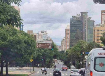 Tomemos como exemplo uma das vacas sagradas da legislação urbana predominante no país: os afastamentos frontais e laterais que os prédios precisam observar em relação ao próprio terreno -  (crédito: Jair Amaral/EM/D.A Press)