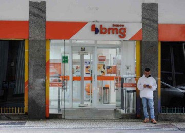 Agência na Rua Espírito Santo, em BH: registro de fraudes de assinatura de clientes para desviar recursos do INSS, mostram decisões judiciais -  (crédito:   Tulio Santos/EM/D.A.Press)